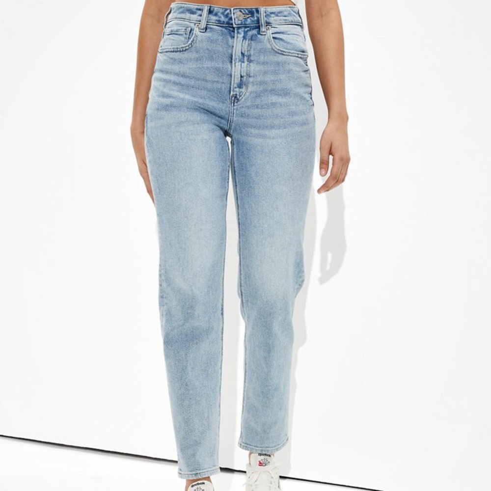 Straight Leg AE Mom Jeans | Size 8 short